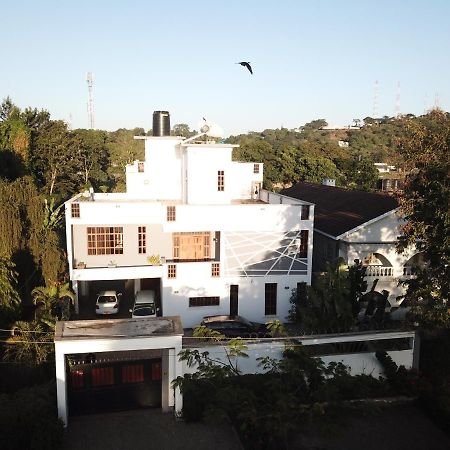 Bed and Breakfast Arusha Royal Екстер'єр фото