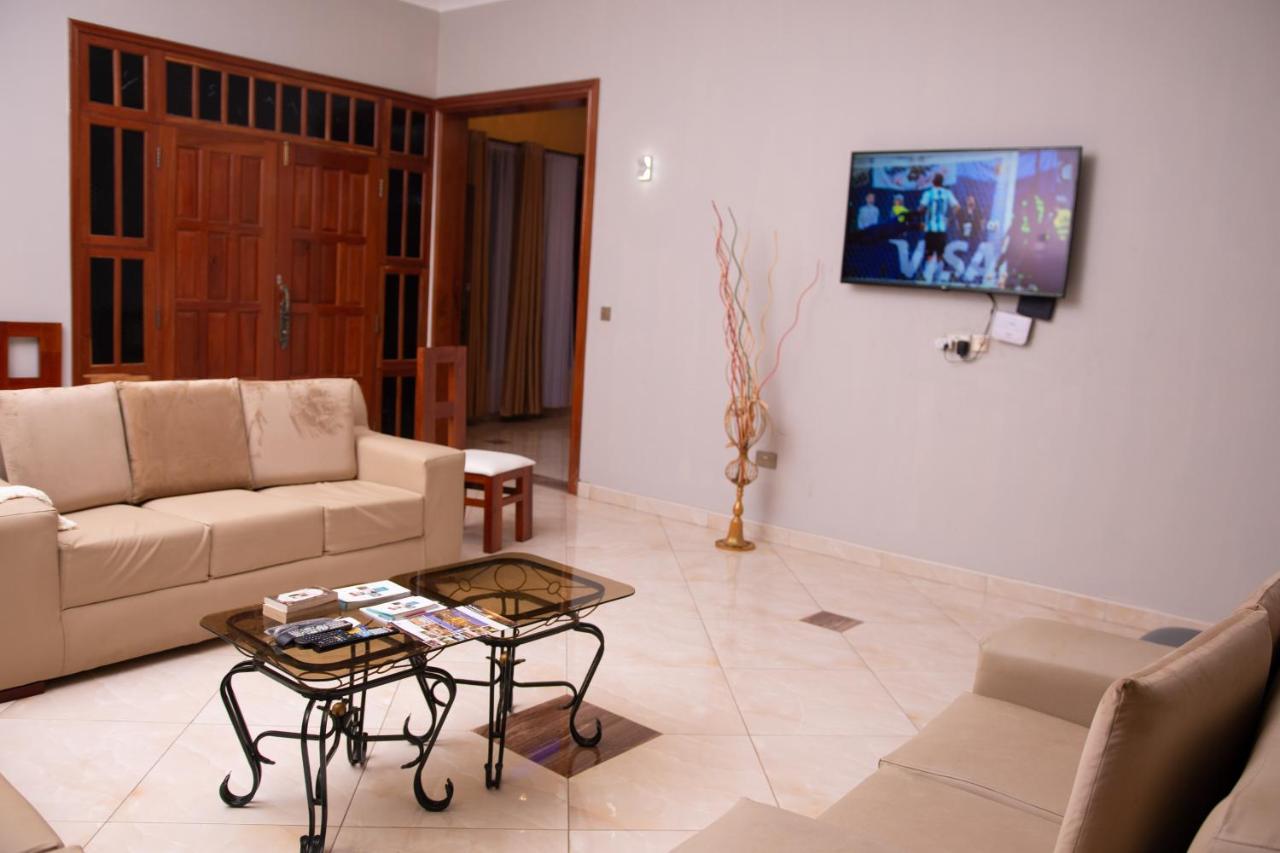 Bed and Breakfast Arusha Royal Екстер'єр фото