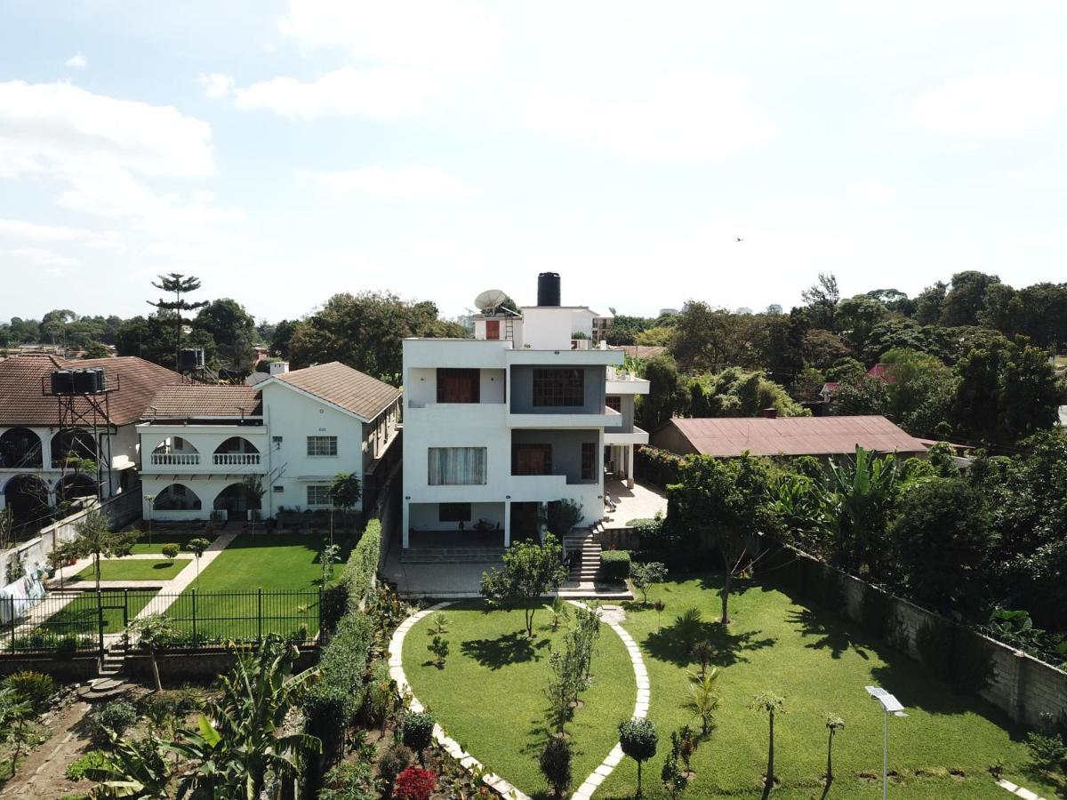 Bed and Breakfast Arusha Royal Екстер'єр фото