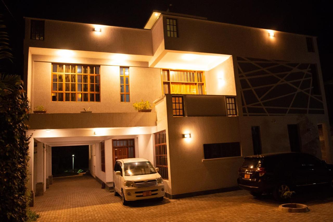 Bed and Breakfast Arusha Royal Екстер'єр фото